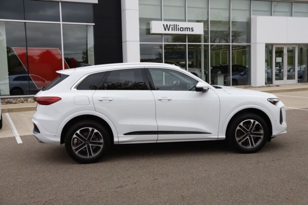 Certified 2025 Audi Q5 2.0T Premium SUV
