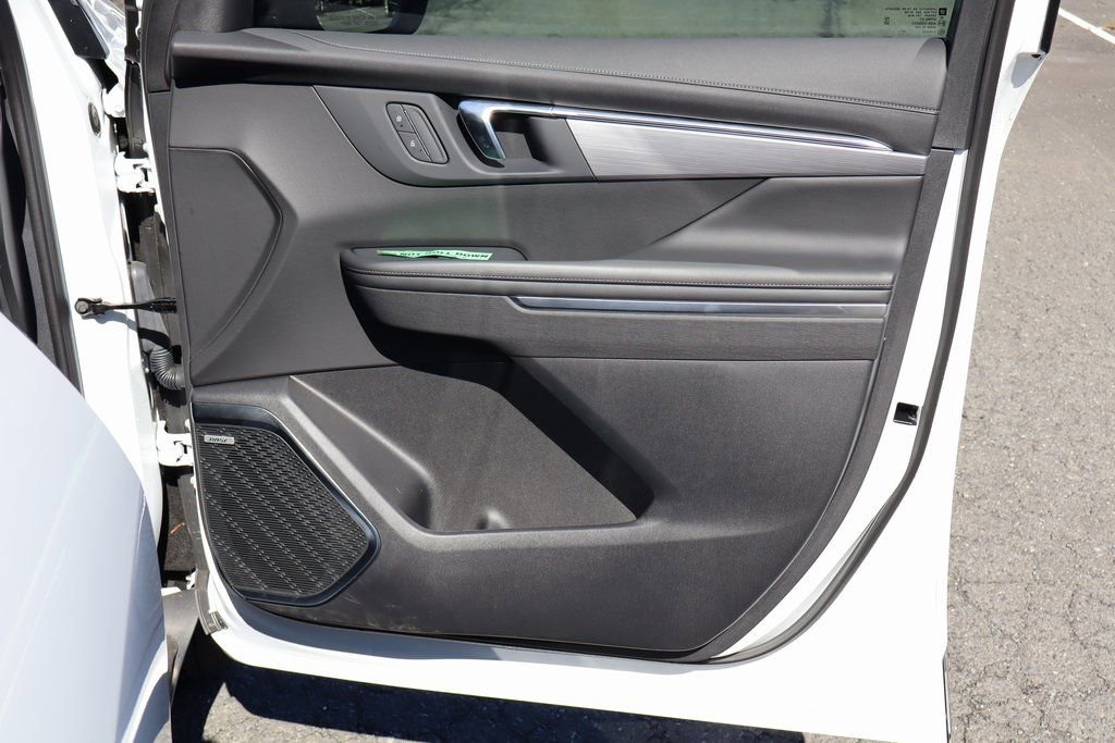 2025 Buick Enclave Preferred - Photo 26