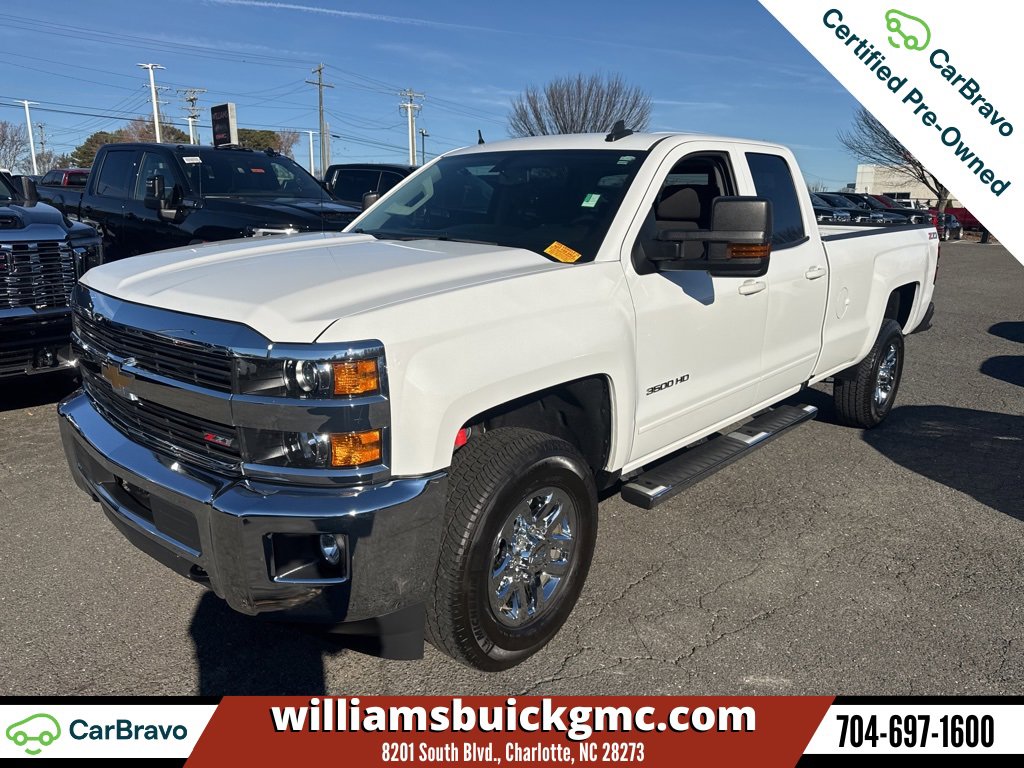 2017 Chevrolet Silverado 3500HD LT photo 3