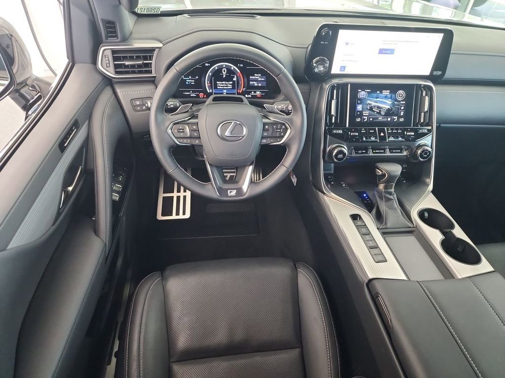 2025 Lexus LX F-Sport - Photo 10