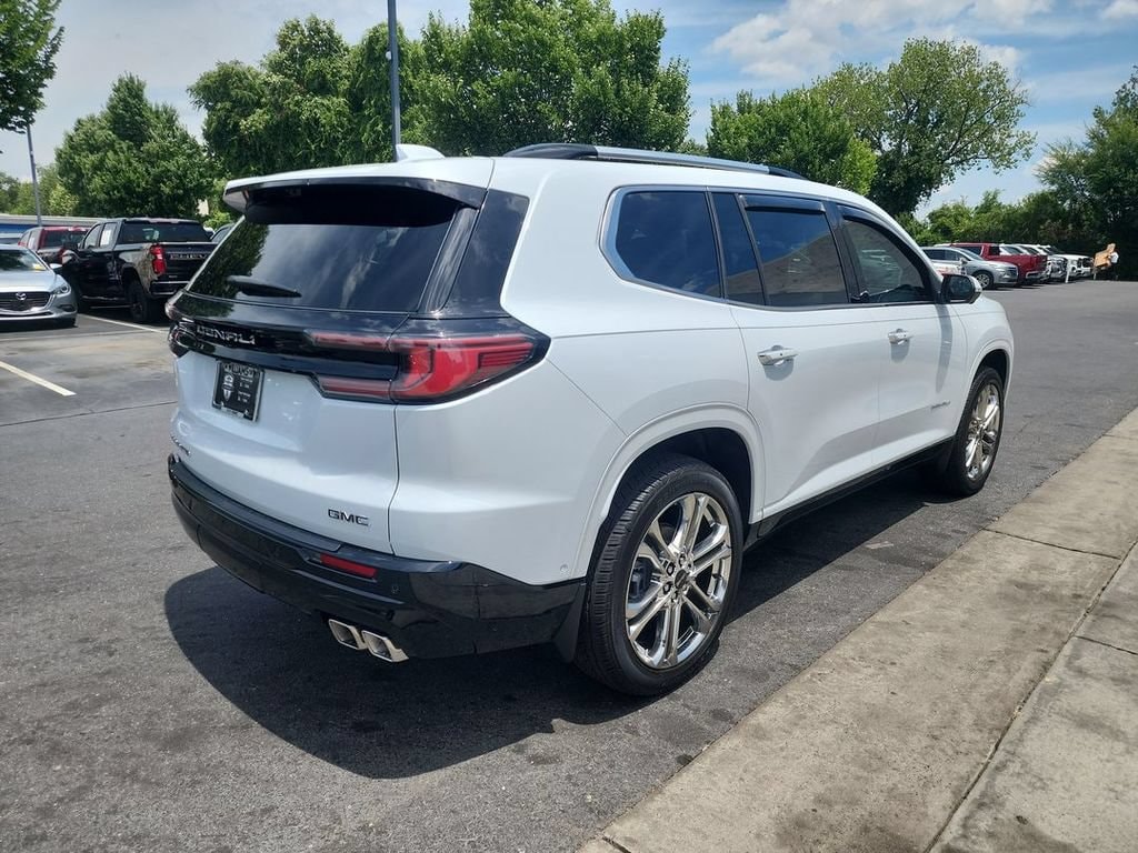 2026 GMC Acadia Denali Ultimate - Photo 8