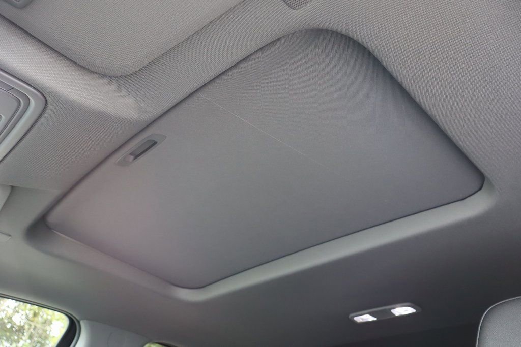2026 GMC Sierra 1500 SLT - Photo 19