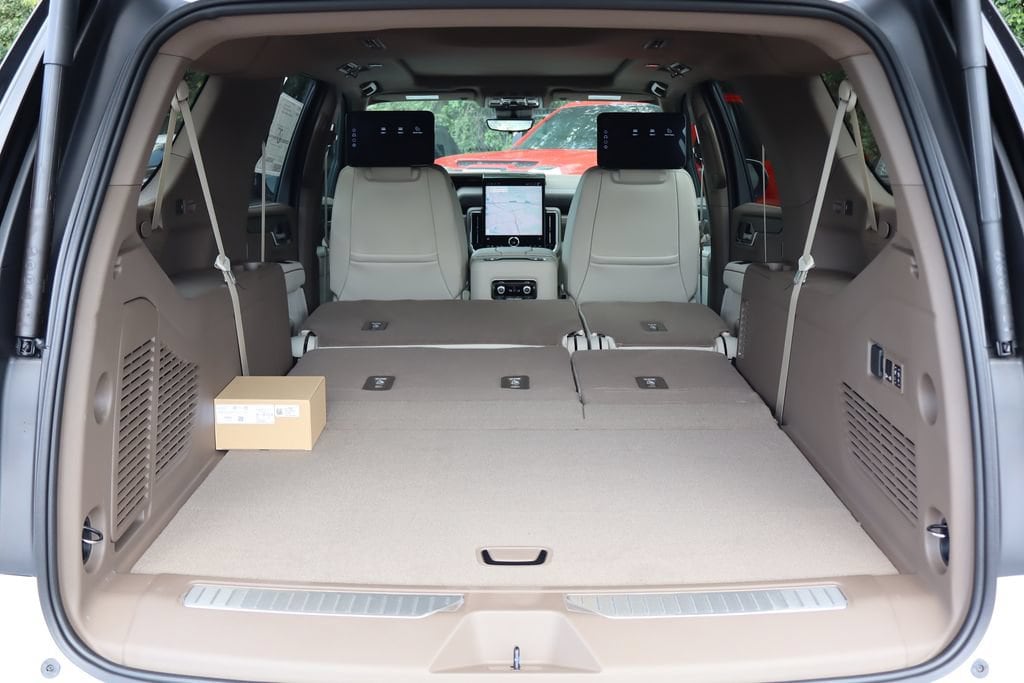2026 GMC Yukon XL Denali - Photo 26