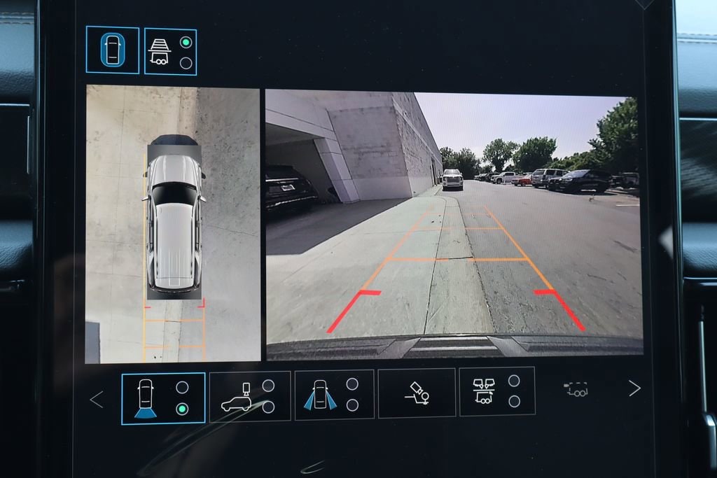 2026 GMC Yukon AT4 - Photo 17