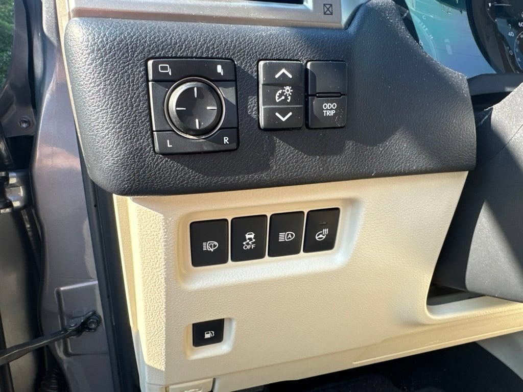 2021 Lexus GX Base - Photo 23