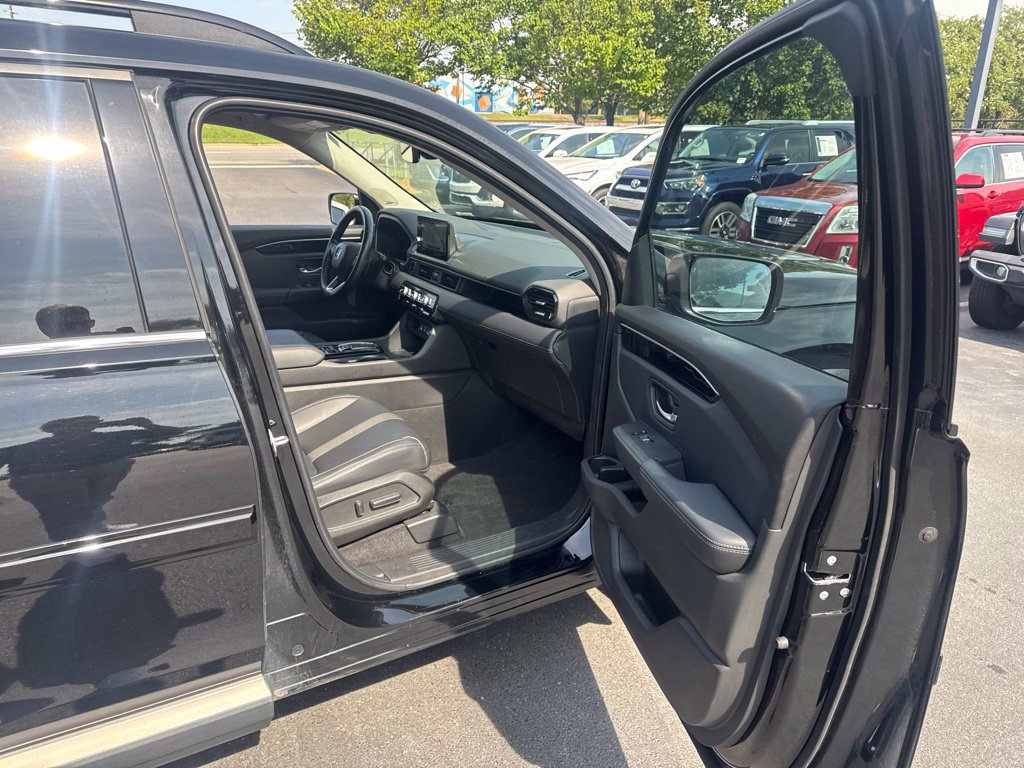 2023 Honda Pilot Touring - Photo 18