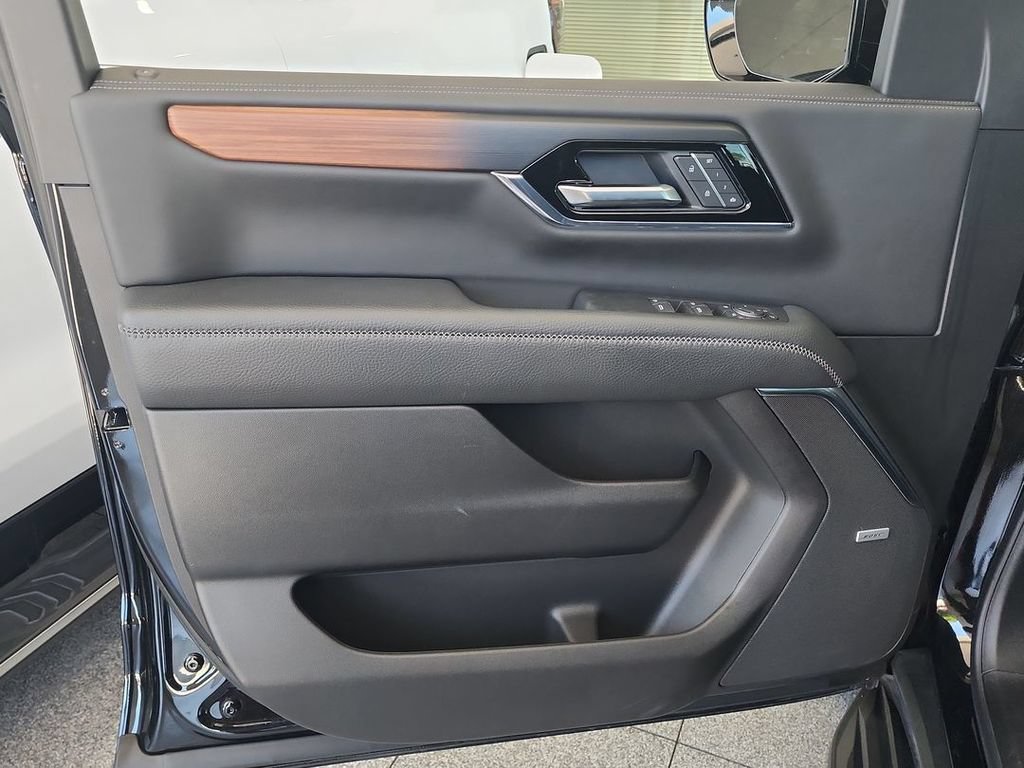2025 GMC Yukon XL Denali - Photo 22