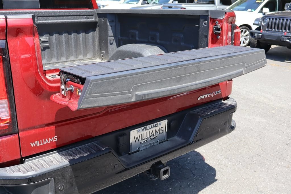 2026 GMC Sierra 1500 AT4X - Photo 9