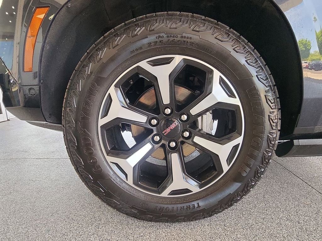 2025 GMC Yukon XL AT4 - Photo 33