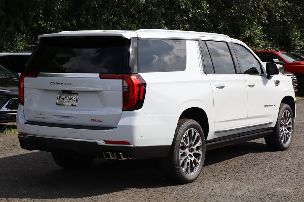 2026 GMC Yukon XL Denali - Photo 7