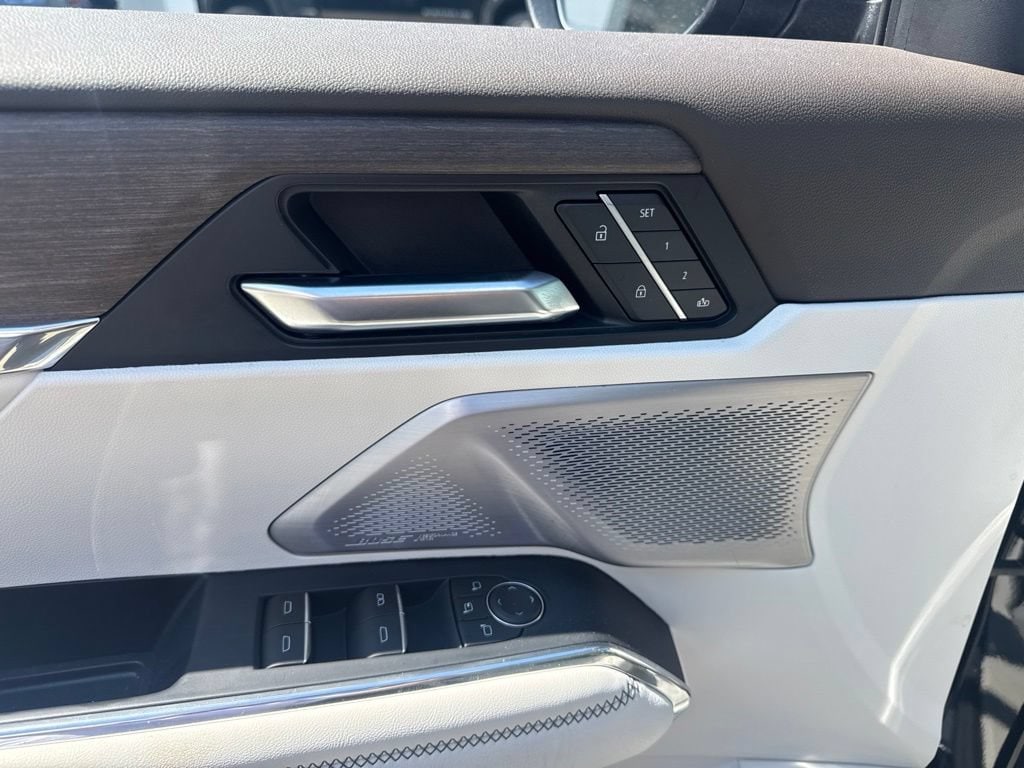 2024 GMC Acadia Denali - Photo 23