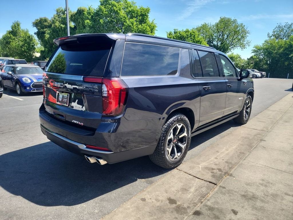 2025 GMC Yukon XL AT4 - Photo 8
