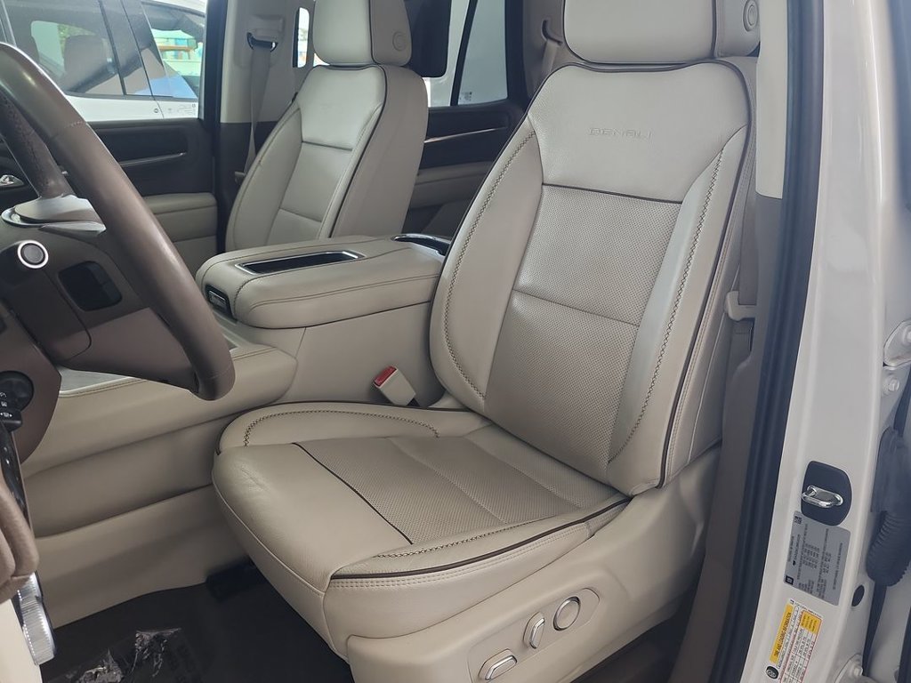 2021 GMC Yukon Denali - Photo 19