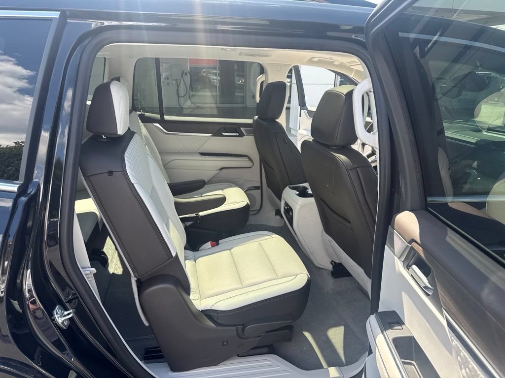 2024 GMC Acadia Denali - Photo 18