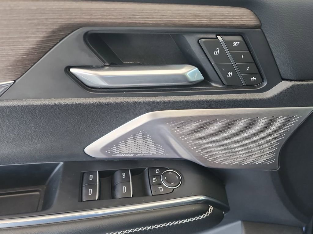 2025 GMC Acadia Denali - Photo 23