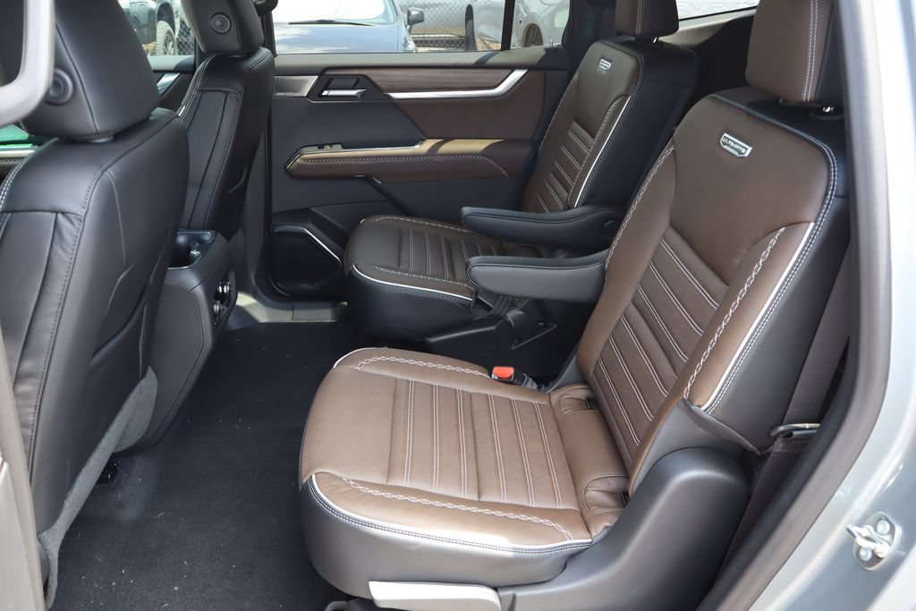 2026 GMC Acadia Denali Ultimate - Photo 21