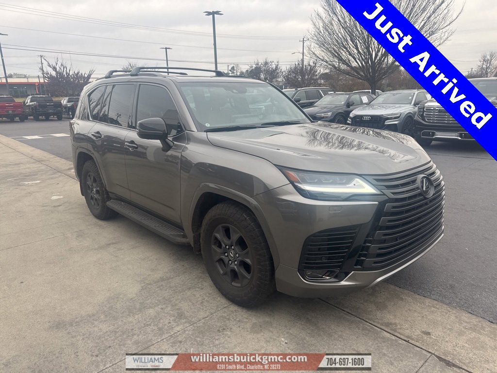 2024 Lexus LX Luxury's photo