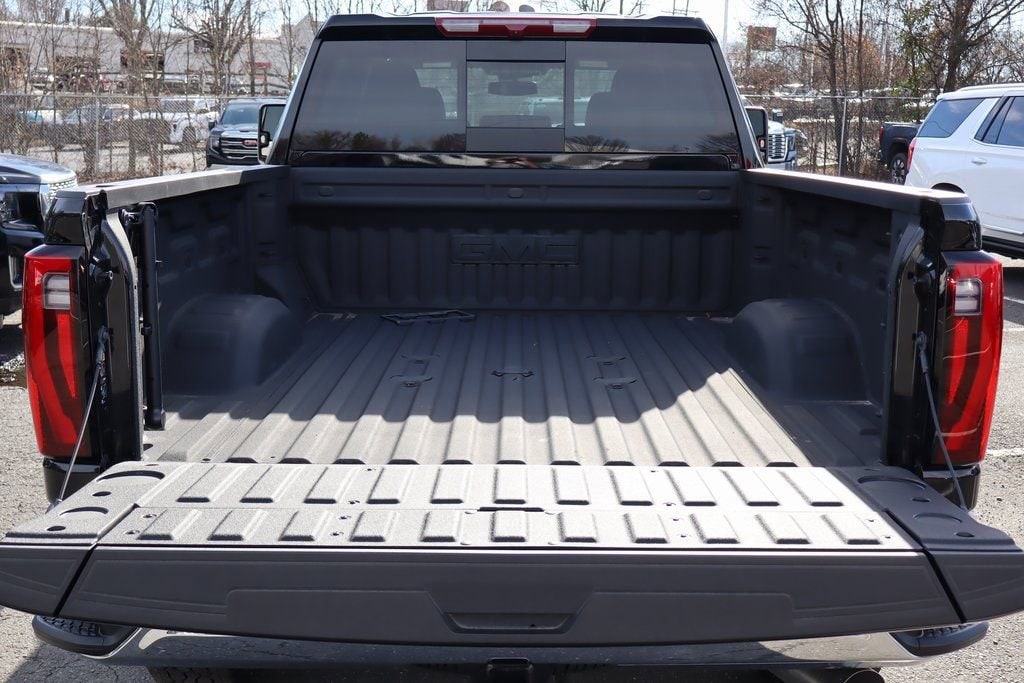 2025 GMC Sierra 2500HD SLT - Photo 8