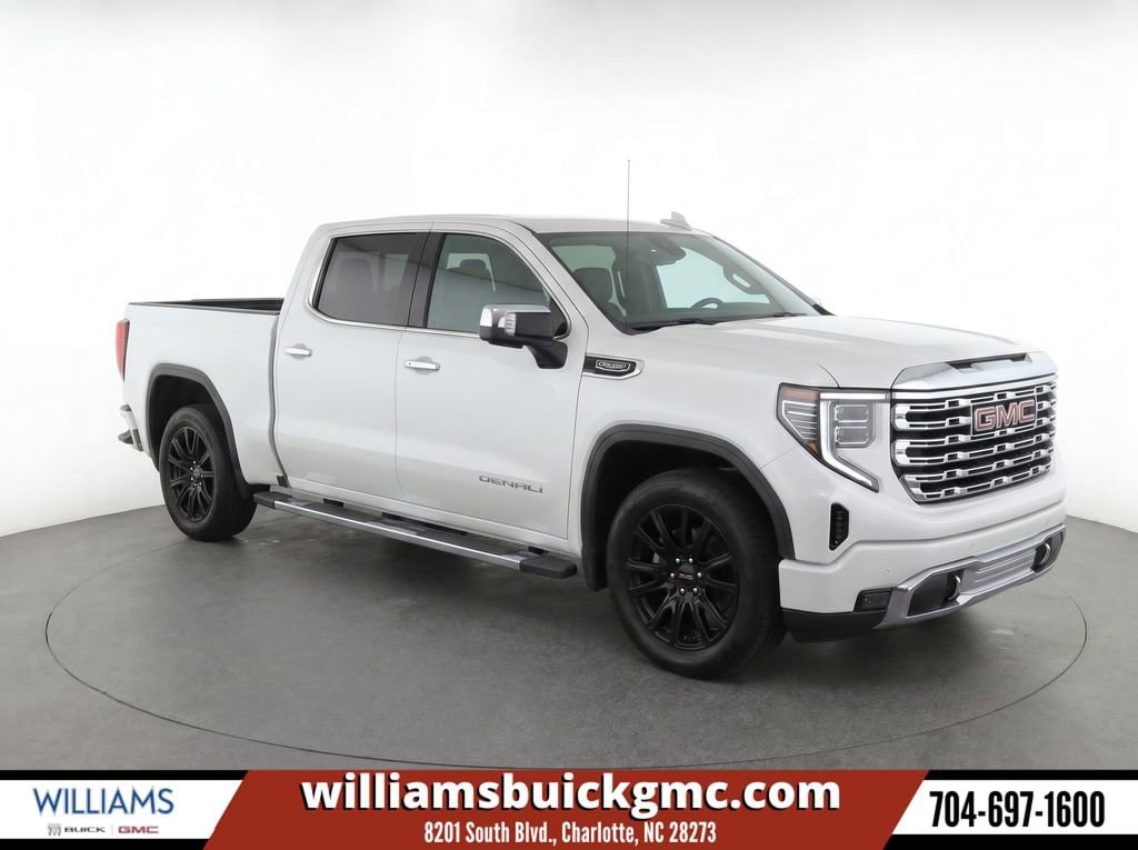2022 GMC Sierra 4WD Crew Cab Short Box Denali's photo