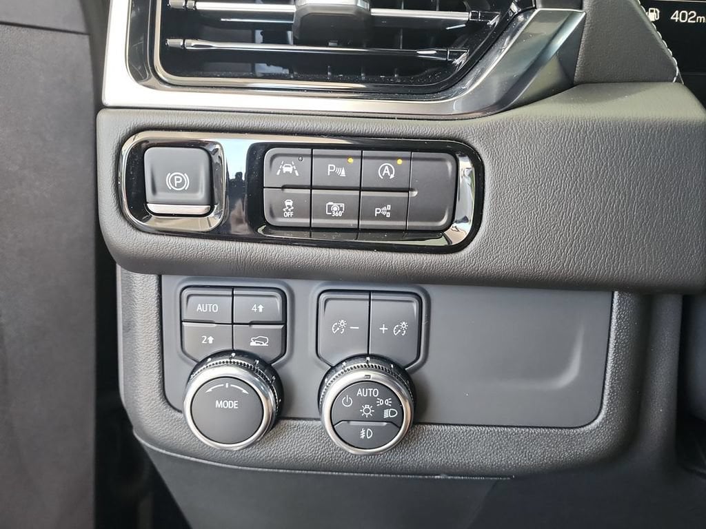 2025 GMC Yukon XL Denali - Photo 18