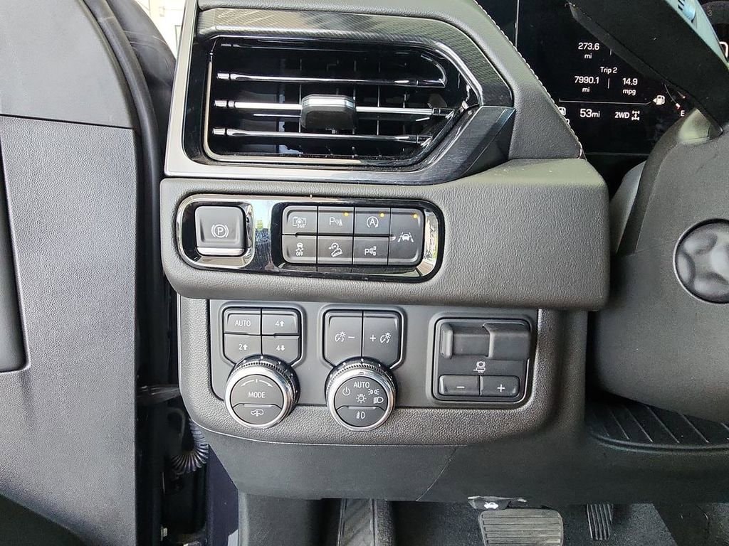 2025 GMC Yukon XL AT4 - Photo 18