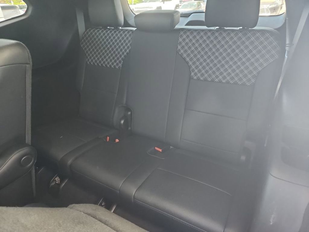 2025 GMC Acadia Denali - Photo 34
