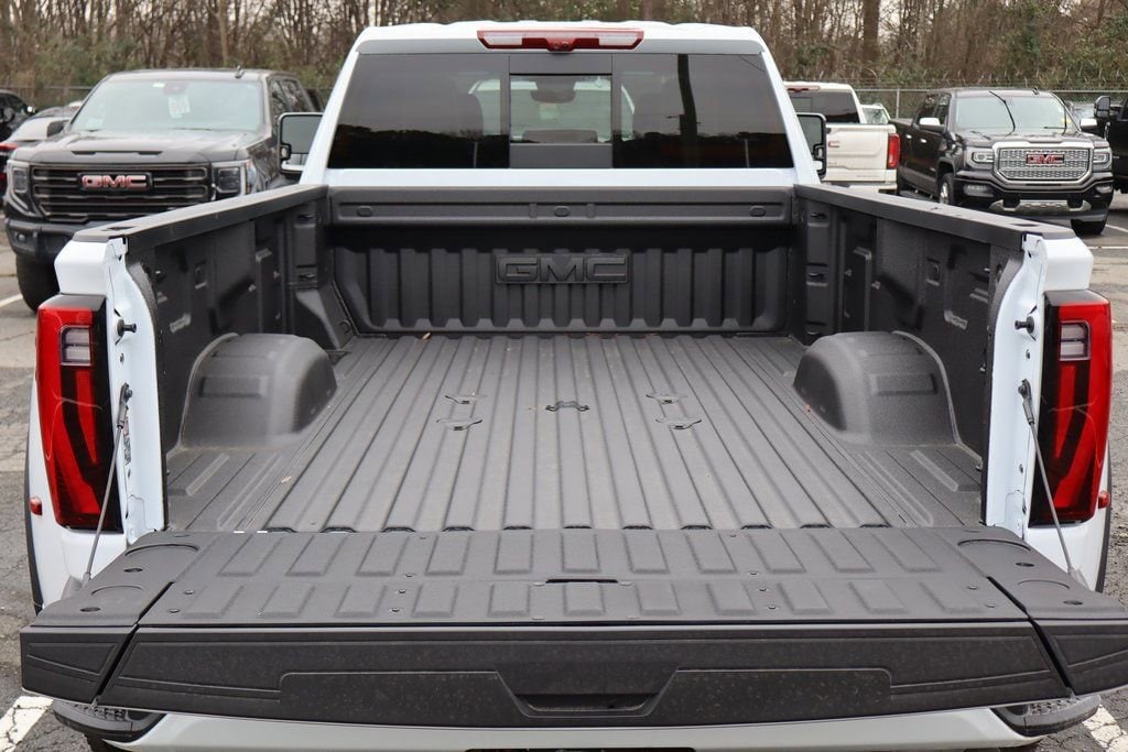 2026 GMC Sierra 3500HD Denali Ultimate - Photo 8