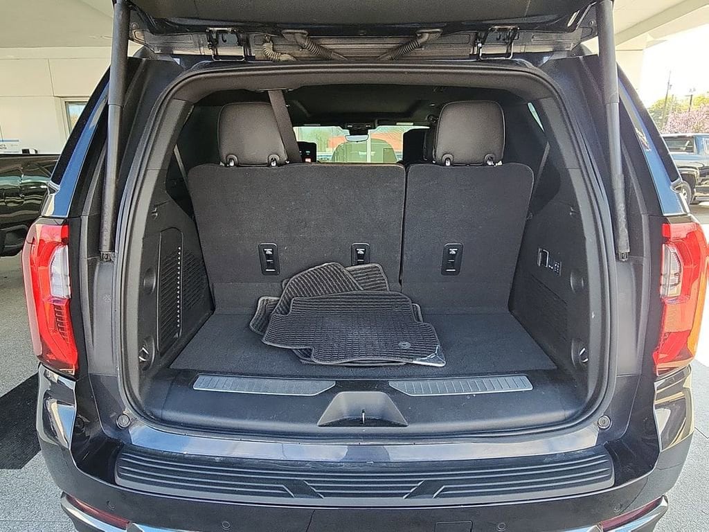 2025 GMC Yukon Denali Ultimate - Photo 26