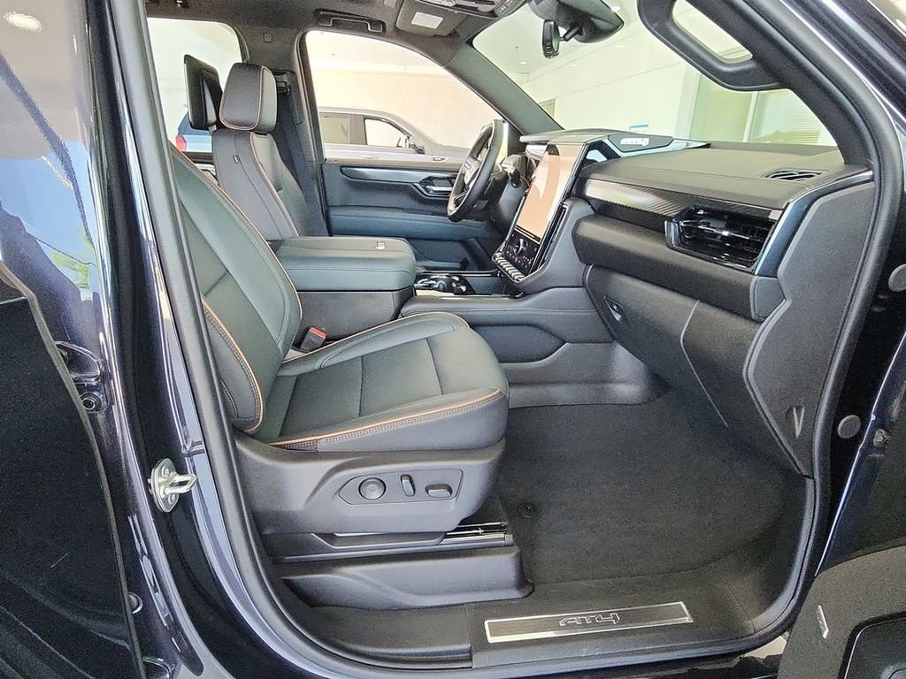 2025 GMC Yukon XL AT4 - Photo 28
