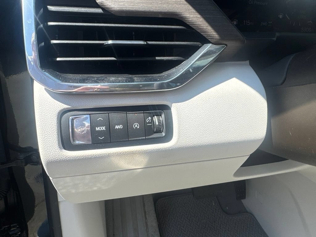 2024 GMC Acadia Denali - Photo 25