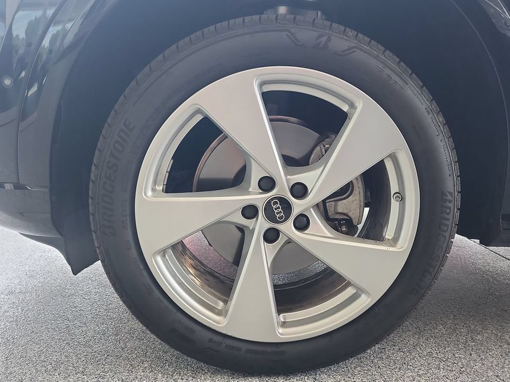 2025 Audi New Q5 Premium Plus - Photo 31
