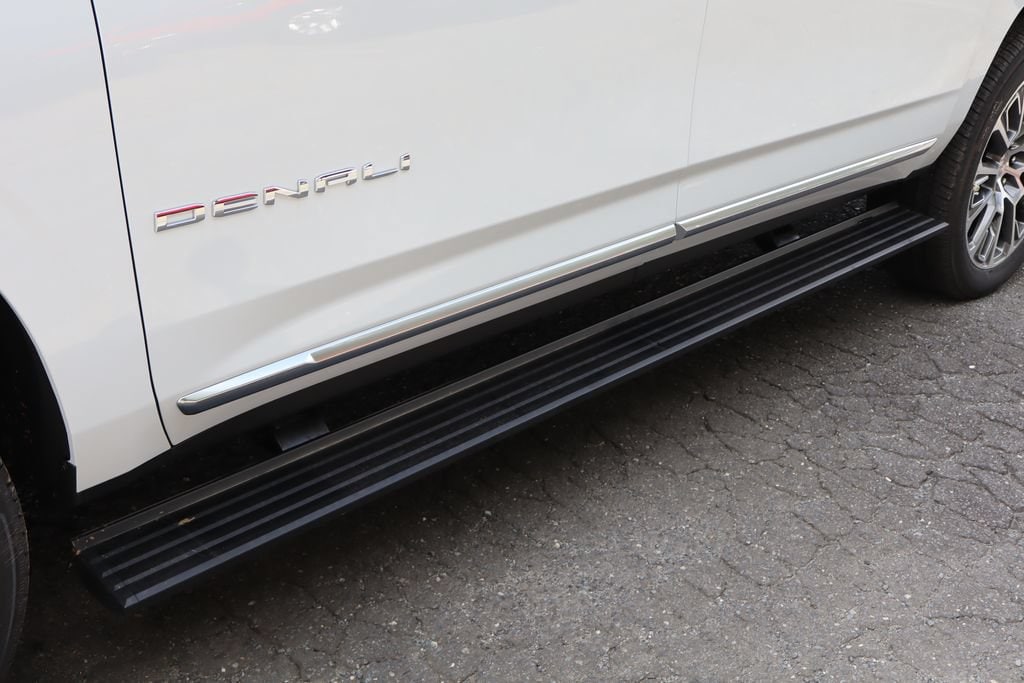 2026 GMC Yukon XL Denali - Photo 8