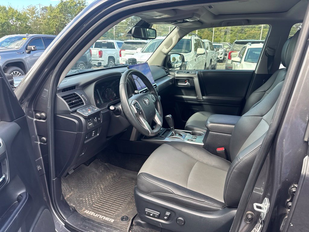 2020 Toyota 4Runner SR5 Premium - Photo 9