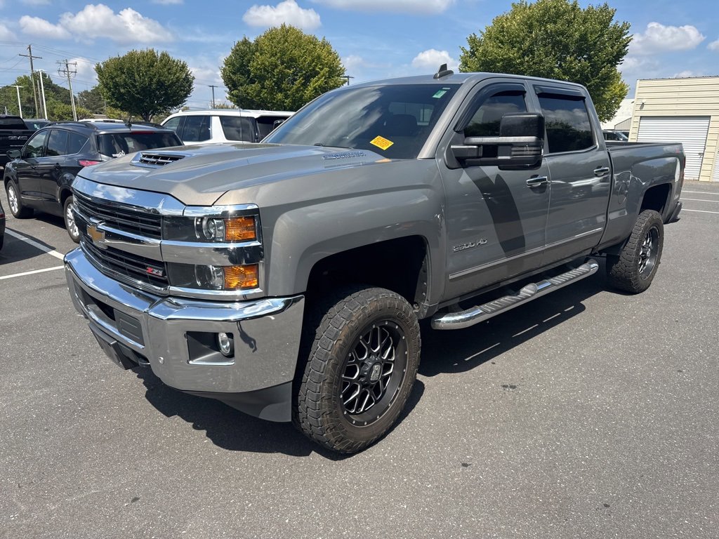 2017 Chevrolet Silverado 2500HD LTZ photo 3