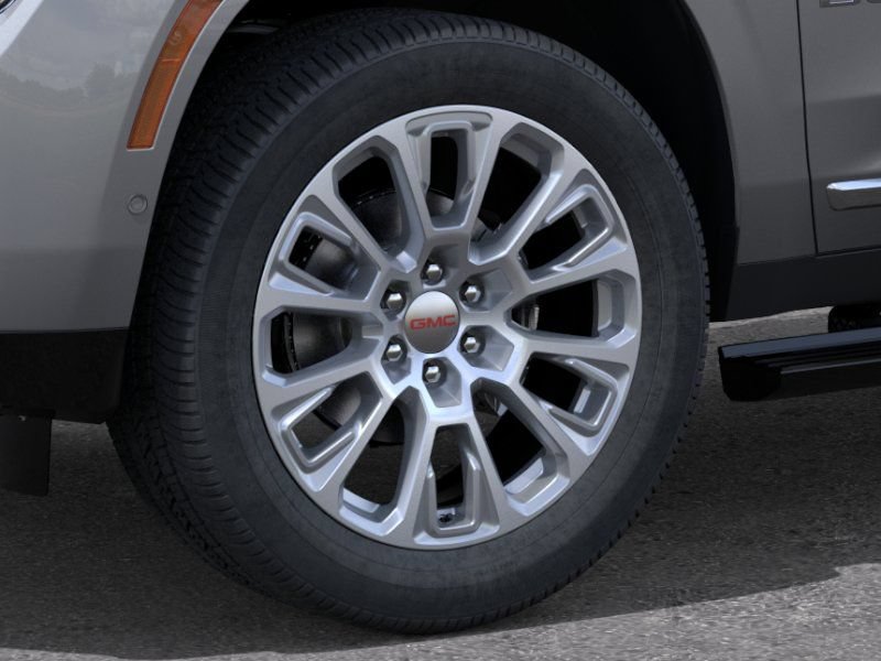 2026 GMC Yukon Denali - Photo 9