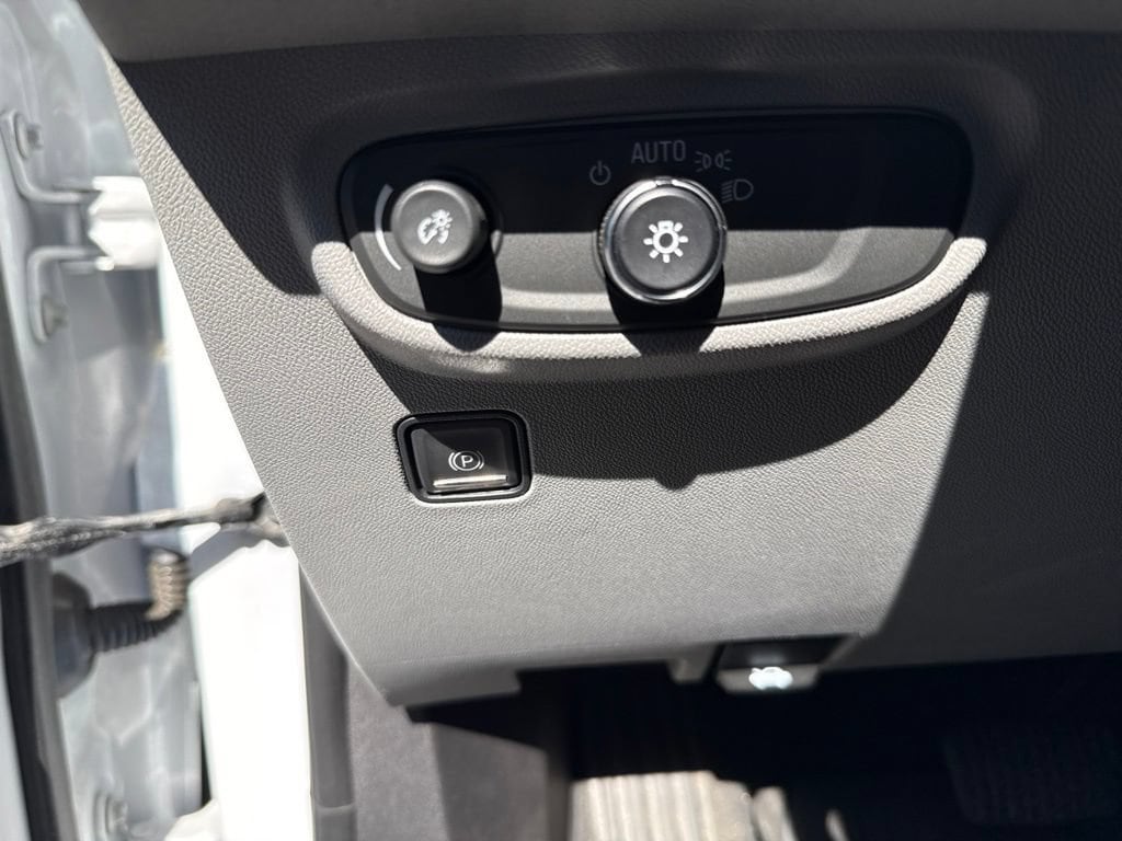 2023 GMC Terrain SLE - Photo 23