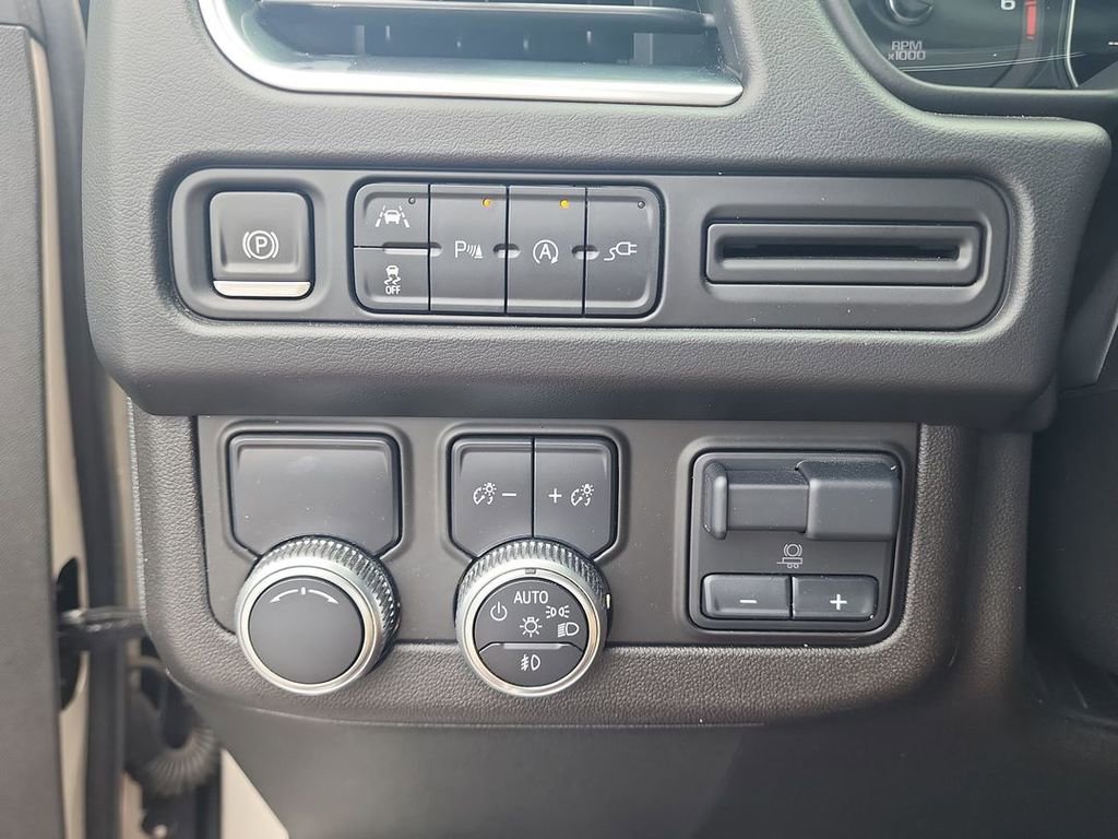 2021 GMC Yukon SLT - Photo 18