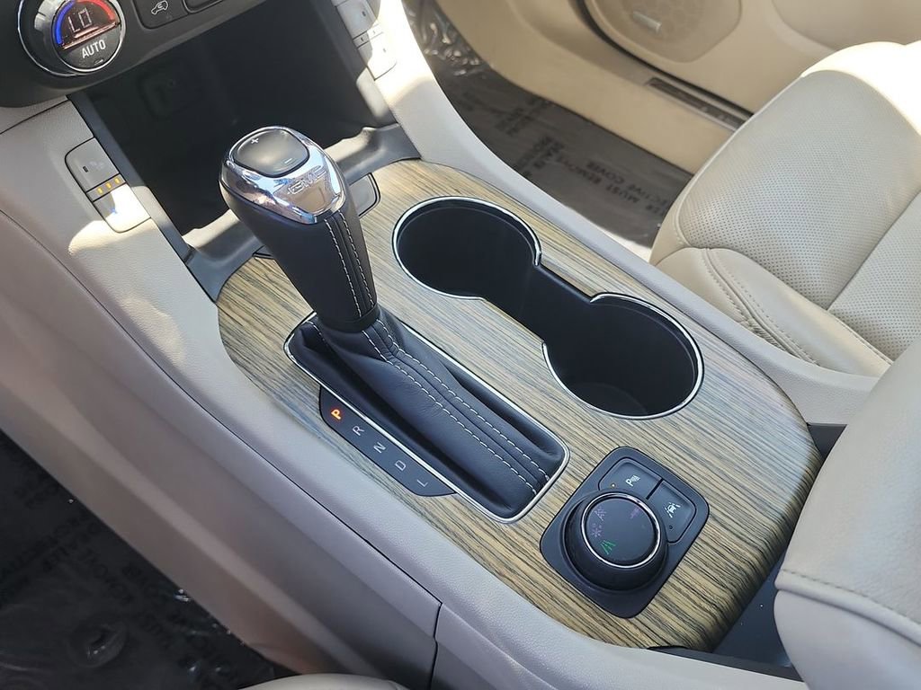 2019 GMC Acadia Denali - Photo 16