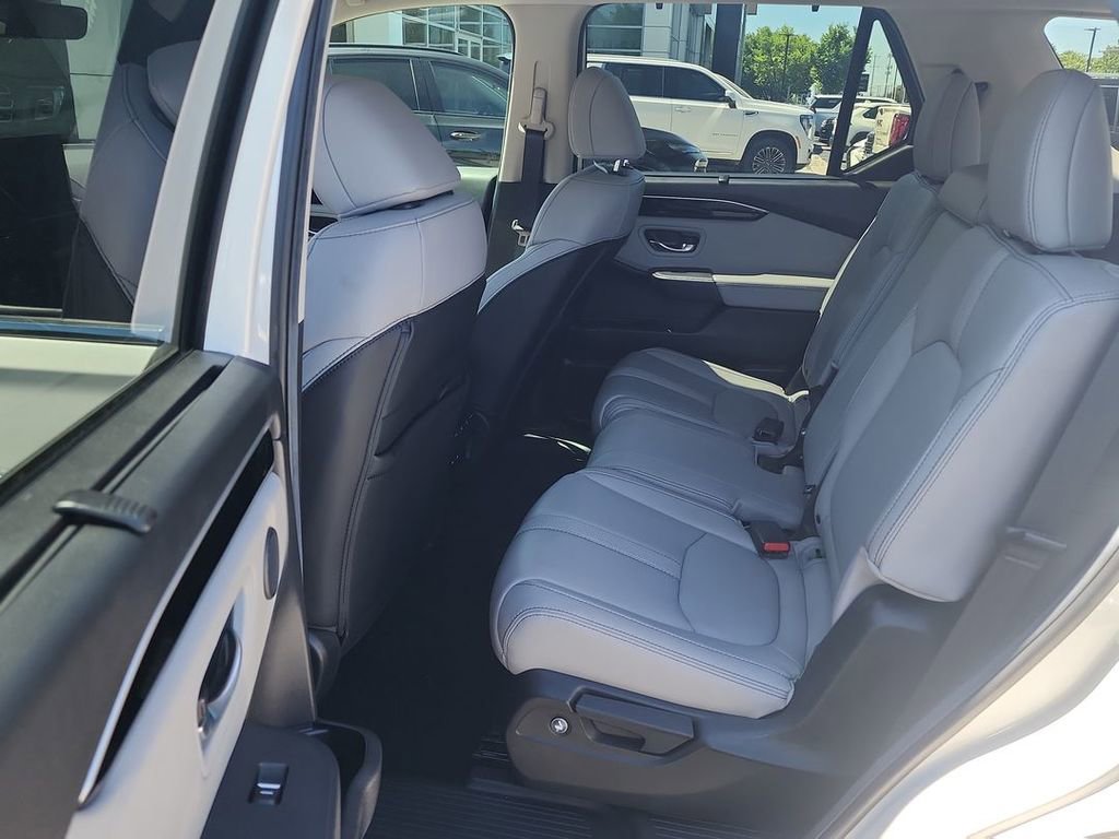 2025 Honda Pilot EX-L - Photo 23
