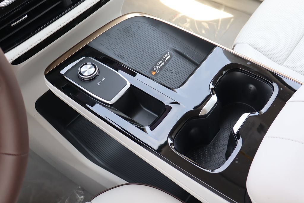 2026 Buick Enclave Avenir - Photo 18