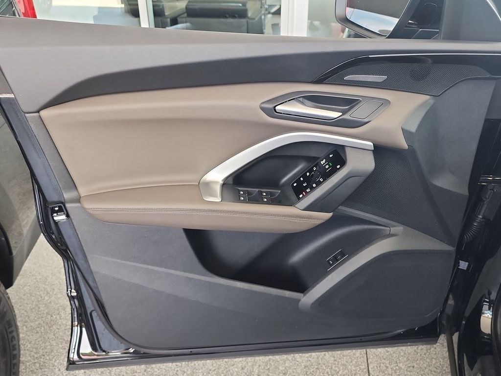 2025 Audi New Q5 Premium Plus - Photo 21