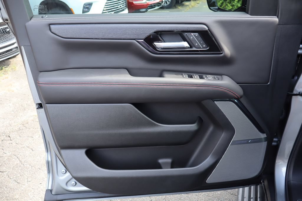 2026 GMC Yukon AT4 Ultimate - Photo 10
