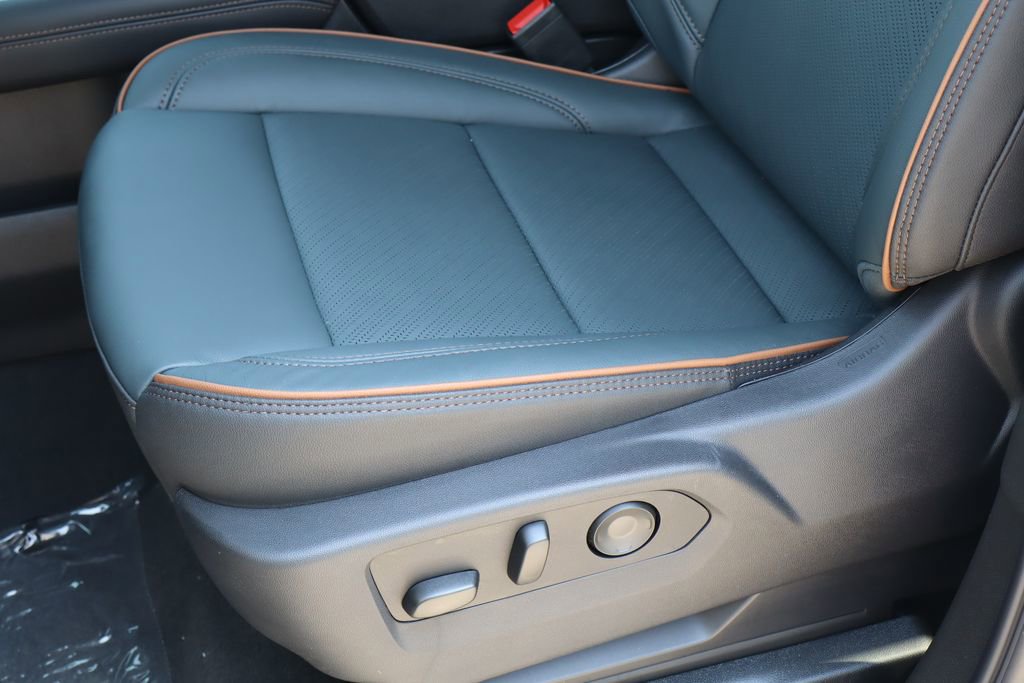 2026 GMC Yukon AT4 - Photo 12