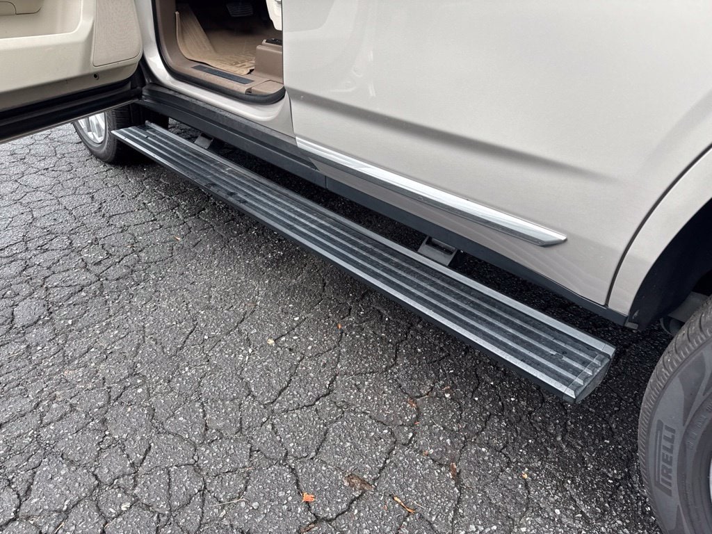 2022 GMC Yukon Denali - Photo 25