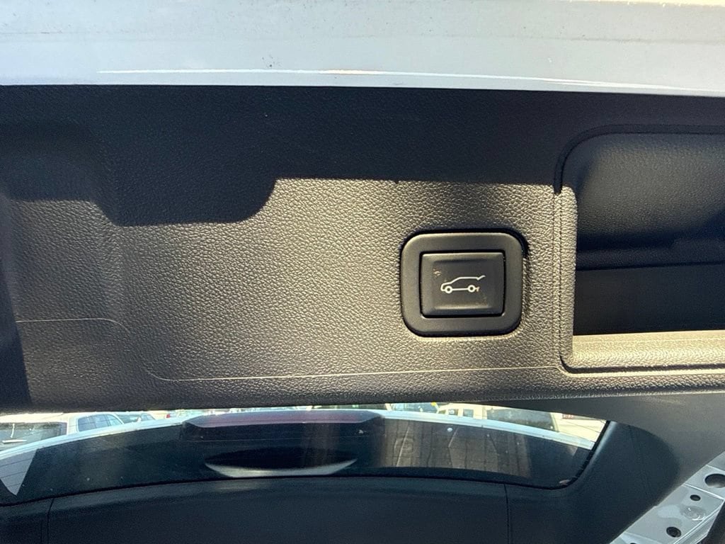 2023 GMC Terrain SLE - Photo 28