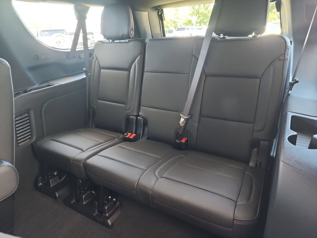 2025 GMC Yukon XL Denali - Photo 35