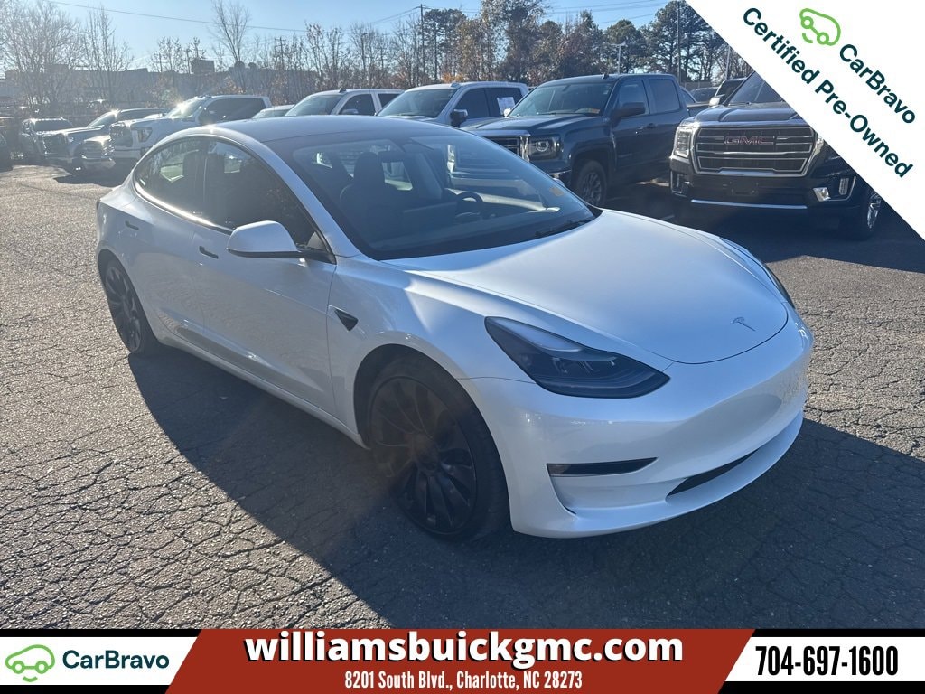 2023 Tesla Model 3 Performance's photo