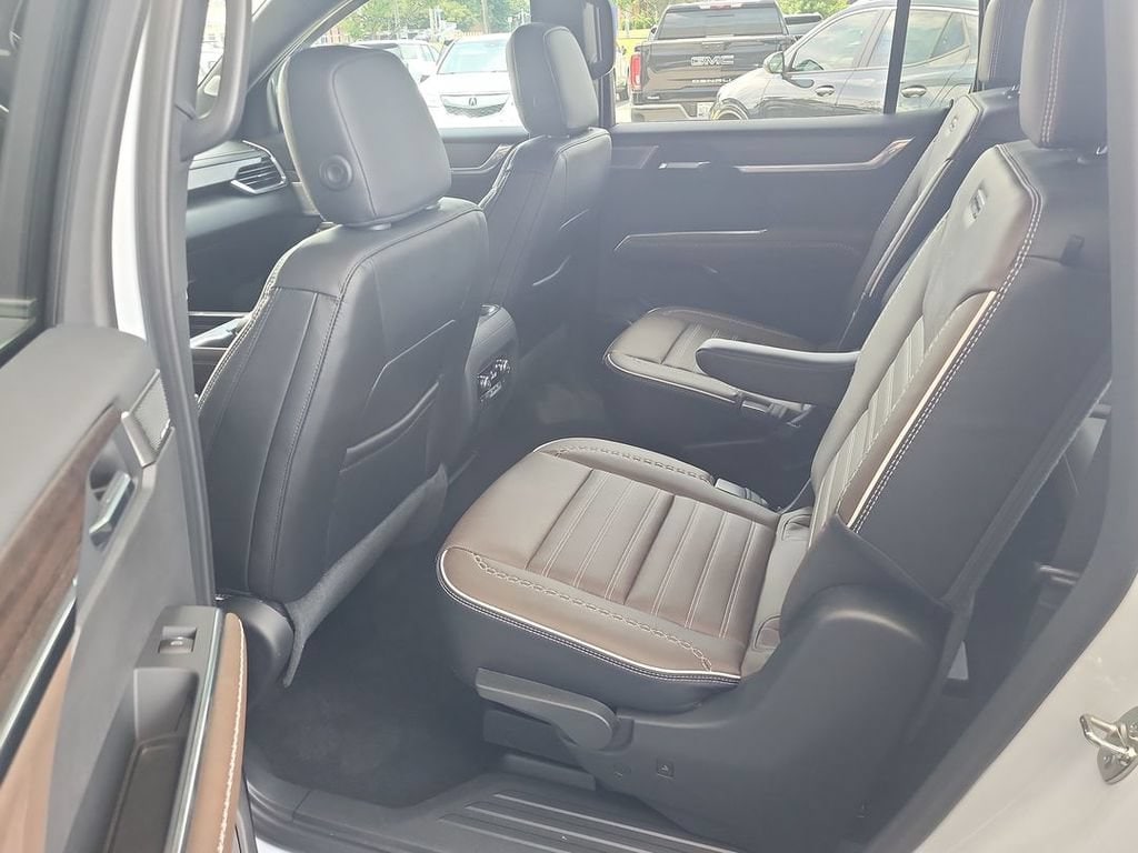 2026 GMC Acadia Denali Ultimate - Photo 24