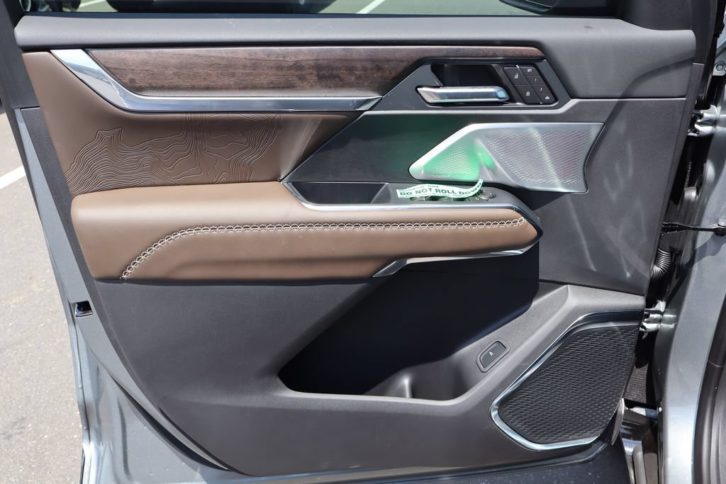 2026 GMC Acadia Denali Ultimate - Photo 9