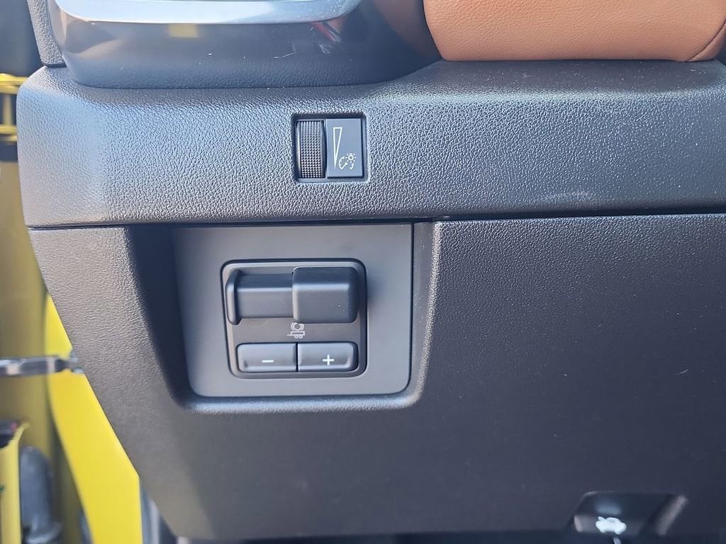 2023 GMC Canyon AT4 - Photo 18